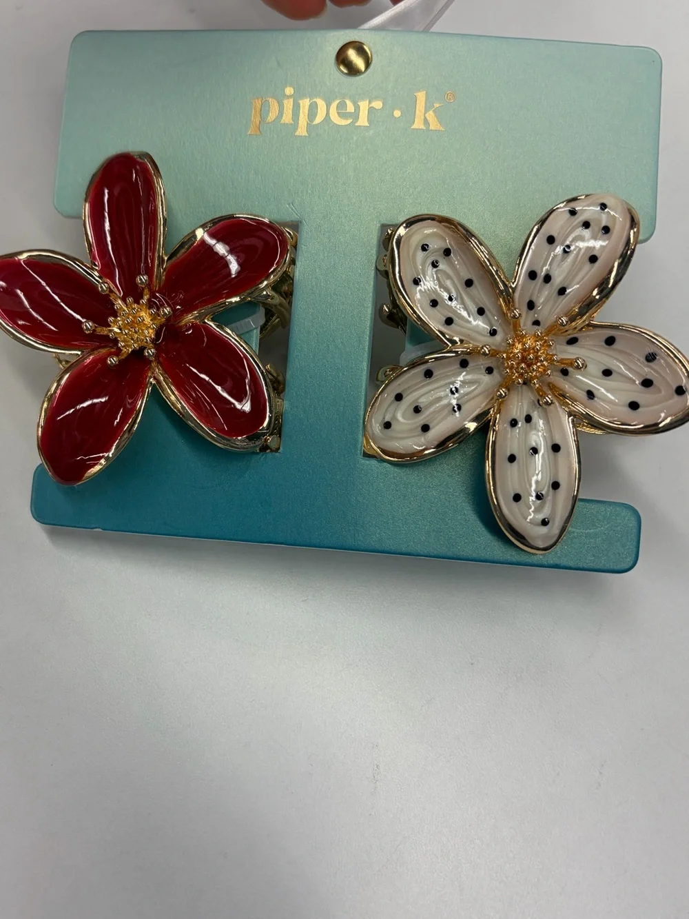 NWT ⚜️🌺⚜️ Piper K Enamel Flower Hair Claw Clip Set of 2